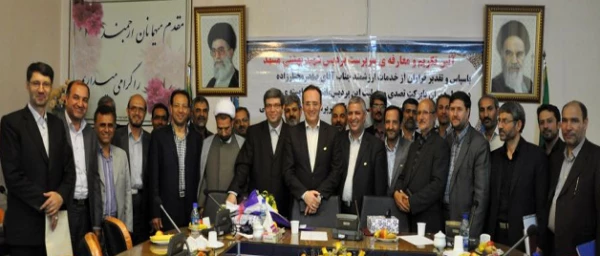 دکتر مهر محمدی در آیین معارفه ی سرپرست پردیس شهید بهشتی مشهد:
ایجاد فرصت های آزاد اندیشی دانشجو معلمان، از مطالبات جدی دانشگاه فرهنگیان است
 
3
دکتر مهر محمدی، در آیین تکریم مختارزاده و معارفه ی دکتر مجتبوی، سرپرستان سابق و جدید پردیس شهید بهشتی مشهد،