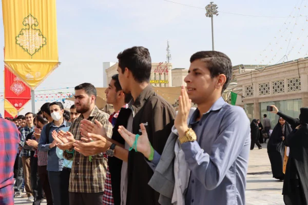 حضوردانشجومعلمان مرکز آموزش شهید مدنی در حرم مطهر حضرت فاطمه معصومه(سلام الله علیه) 7