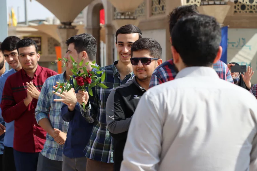 حضوردانشجومعلمان مرکز آموزش شهید مدنی در حرم مطهر حضرت فاطمه معصومه(سلام الله علیه) 8