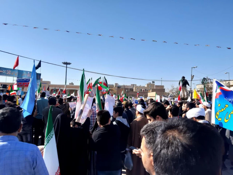 حضور پرشور دانشجویان مرکز آموزش عالی شهیدمدنی(ره)درراهپیمایی 13 آبان+تصویر 3