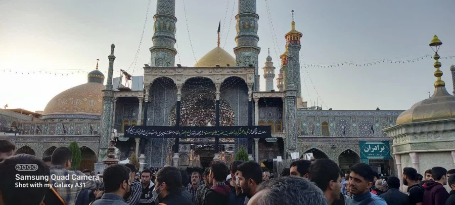 حضور باشکوه دانشجو معلمان در حرم مطهر حضرت فاطمه معصومه (سلام الله علیها) در روز رحلت شهادتگونه ایشان +تصویر 5