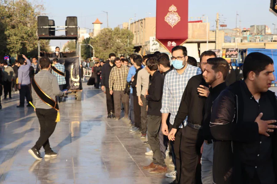 حضور باشکوه دانشجو معلمان در حرم مطهر حضرت فاطمه معصومه (سلام الله علیها) در روز رحلت شهادتگونه ایشان +تصویر 9