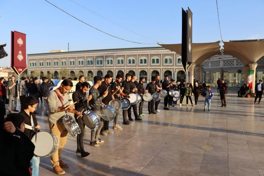 حضور باشکوه دانشجو معلمان در حرم مطهر حضرت فاطمه معصومه (سلام الله علیها) در روز رحلت شهادتگونه ایشان +تصویر 11