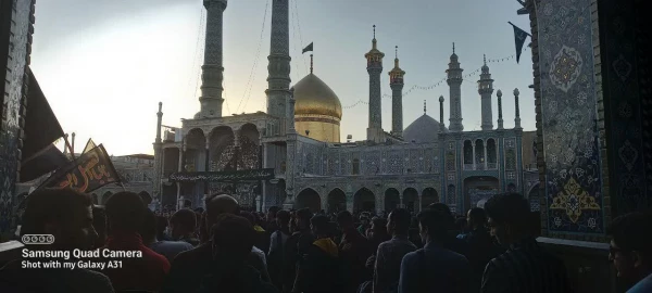 حضور باشکوه دانشجو معلمان در حرم مطهر حضرت فاطمه معصومه (سلام الله علیها) در روز رحلت شهادتگونه ایشان +تصویر 2