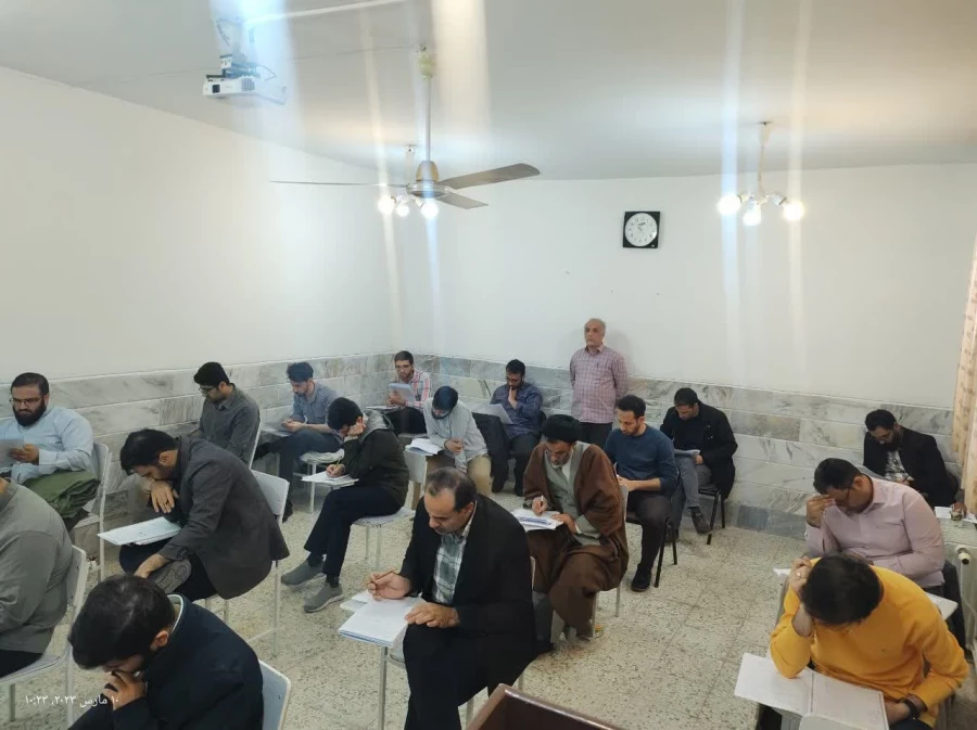 آزمون جبرانی اصلح مهارت آموزان روز جمعه 19 اسفند ماه در مرکز شهید مدنی(ره)دانشگاه فرهنگیان استان قم برگزار شد. 3