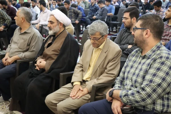 برگزاری بزرگداشت روز معلم با حضور دانشجویان اساتید و کارمندان مرکز شهید مدنی(ره)دانشگاه فرهنگیان استان قم 3