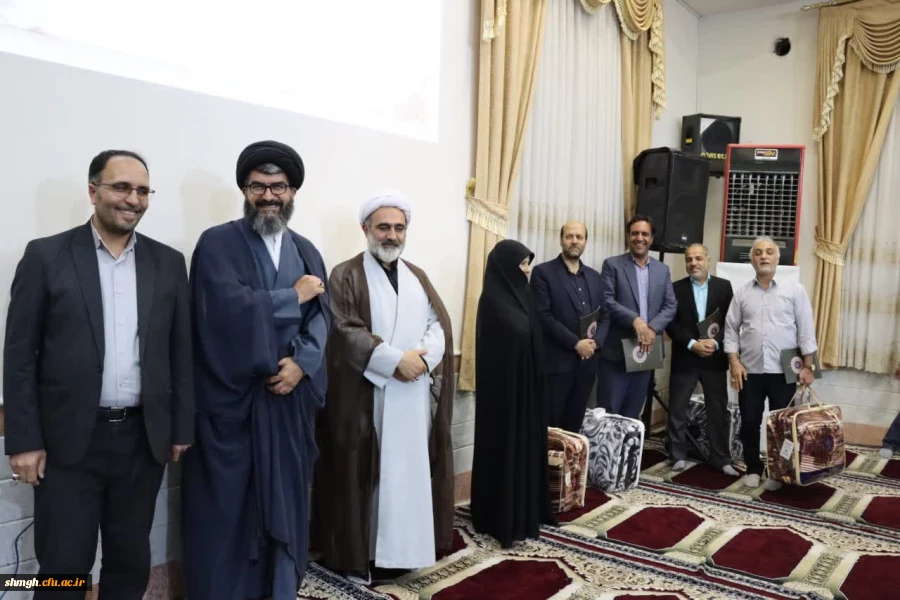 با حضور اعضای هیات علمی و استادان و همکاران مراسم بزرگداشت هفته سرآمدی آموزش در مرکز شهید مدنی(ره) دانشگاه فرهنگیان استان قم برگزار شد 2