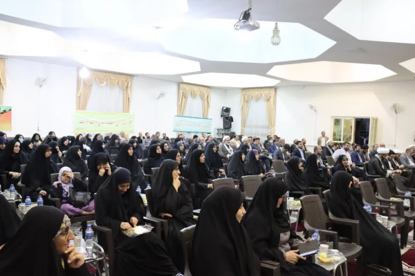 به گزارش روابط عمومی مرکز شهید مدنی(ره)قم با حضور اعضای هیات علمی و استادان مراسم بزرگداشت هفته سرآمدی آموزش در در مرکز شهید مدنی(ره)دانشگاه فرهنگیان استان قم برگزار شد 3