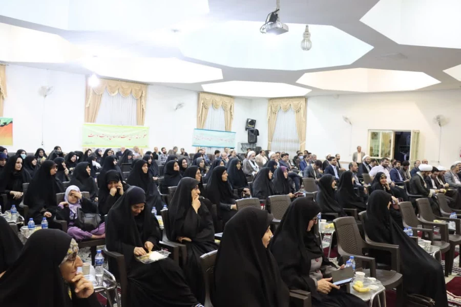 به گزارش روابط عمومی مرکز شهید مدنی(ره)قم با حضور اعضای هیات علمی و استادان مراسم بزرگداشت هفته سرآمدی آموزش در در مرکز شهید مدنی(ره)دانشگاه فرهنگیان استان قم برگزار شد 3