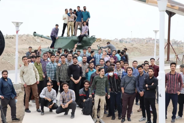 بازدید دانشجو معلمان انقلابی مرکز شهید مدنیدانشگاه فرهنگیان استان قم از نمایشگاه آسمان اقتدار سپاه پاسداران انقلاب اسلامی ایران 4