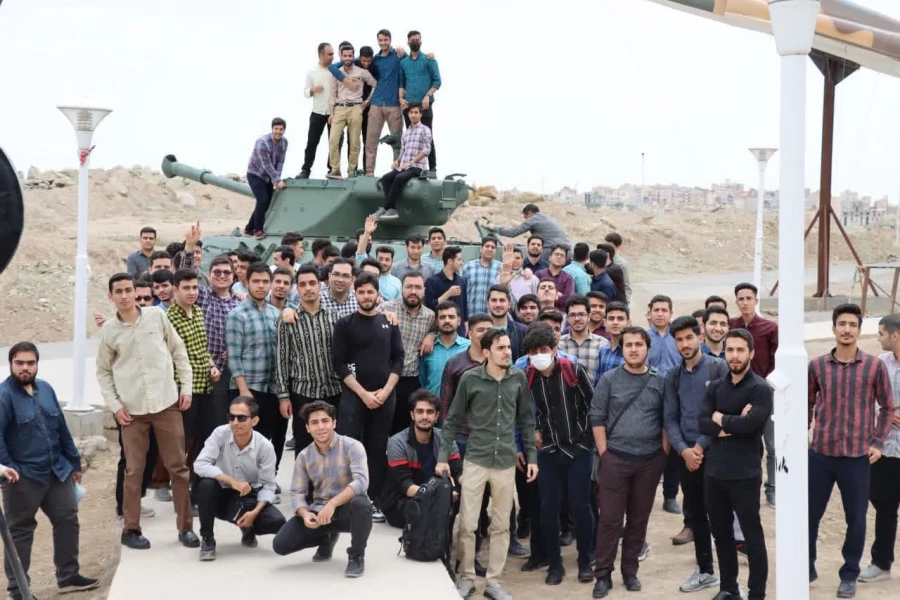 بازدید دانشجو معلمان انقلابی مرکز شهید مدنیدانشگاه فرهنگیان استان قم از نمایشگاه آسمان اقتدار سپاه پاسداران انقلاب اسلامی ایران 4