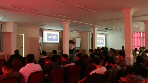 برگزاری  اولین کارگاه «سفر به کهشکان AI» با توضیح چیستی و چرایی هوش مصنوعی در مرکز شهید مدنی(پردیس شهید سلیمانی) 2