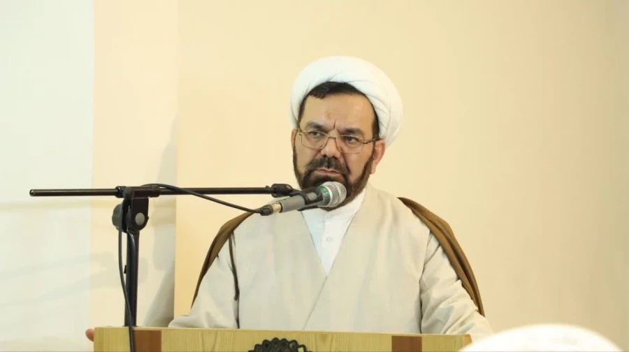 مراسم انس با قرآن کریم و تقدیم قرآن های اهدایی مقام معظم رهبری به نو دانشجو معلمان ورودی ۱۴۰۳ 6