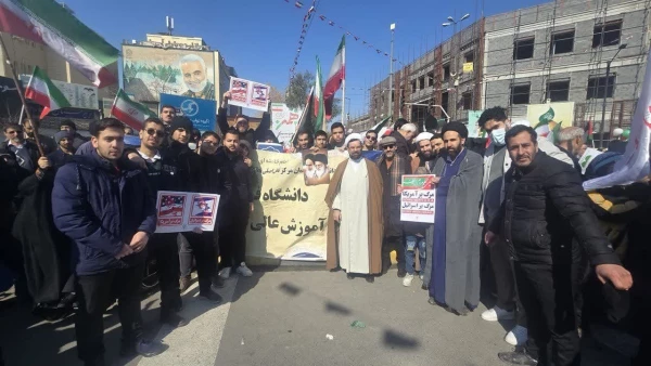 حضور پرشور دانشجو معلمان، اساتید و کارکنان پردیس شهید سلیمانی(مرکز شهید مدنی ره )در راهپیمایی شکوهمند 22 بهمن ماه 2