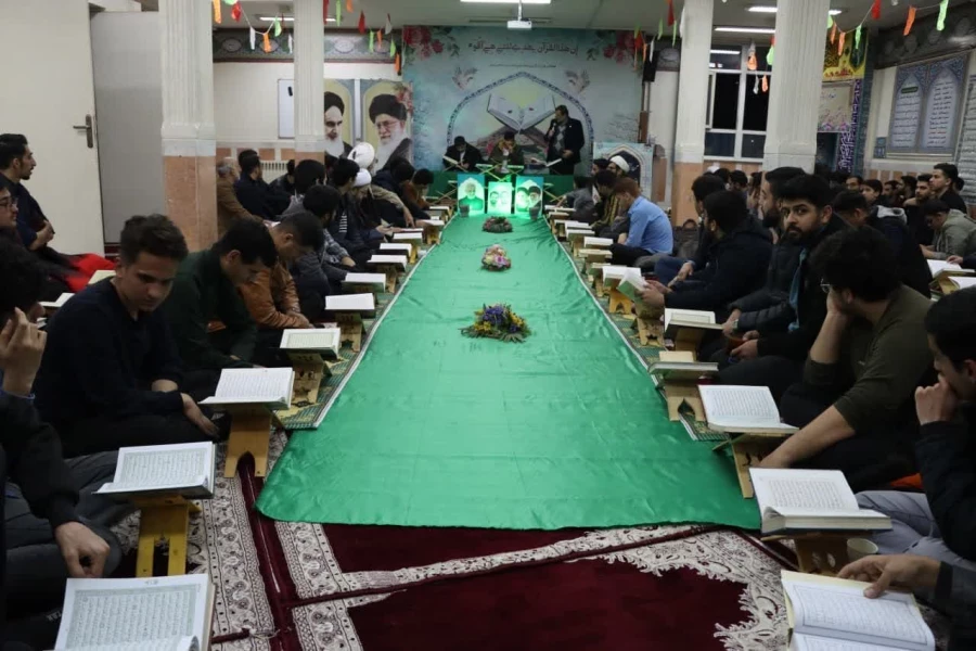 برگزاری محفل انس با قرآن و ضیافت افطار 14 اسفند 1402 در پردیس شهید سلیمانی(مرکز شهید مدنی) 6