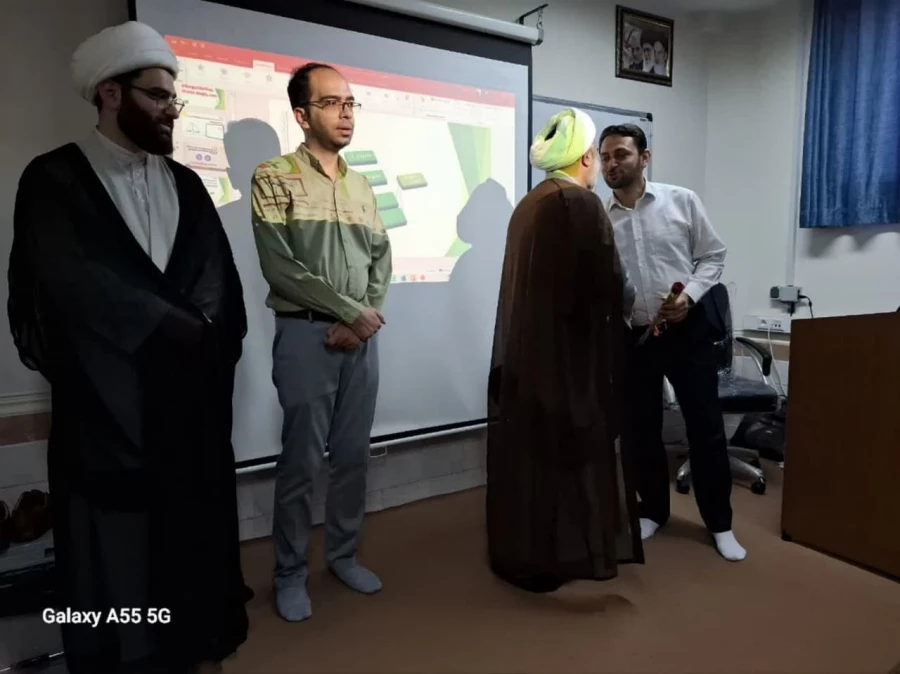 برگزاری مراسم بزرگداشت هفته معلم در پردیس شهید سلیمانی(مرکز شهید مدنی) 6