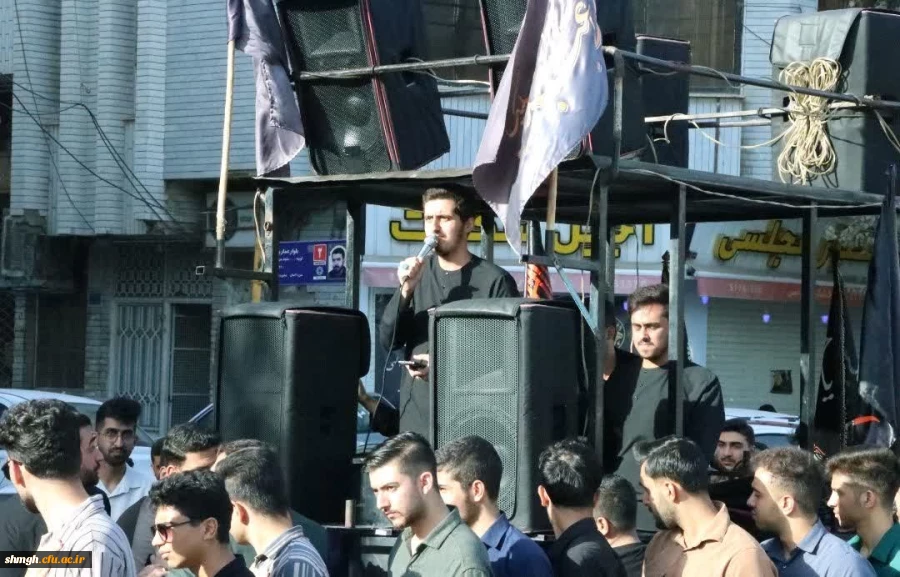 دانشجومعلمان دانشگاه فرهنگیان استان قم نیز به صورت نمادین در قالب دسته  عزاداری از بیت النور به سمت میدان آستانه و از آنجا همراه با سایر عزاداران وارد حرم مطهر شدند 2